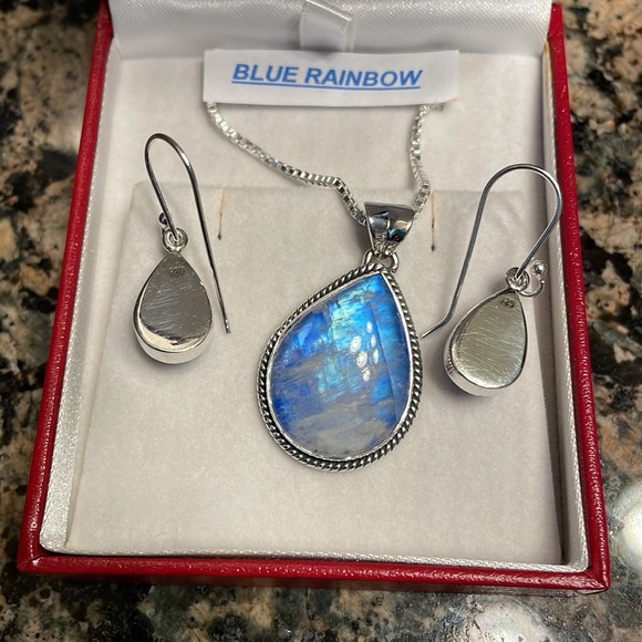 Sterling Silver Genuine Blue Rainbow Moonstone Set. Retail 260.00 NWT - Picture 5 of 8
